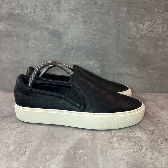 Ugg Jass Slip-on Leather Loafers Womens sz 9 - black - Picture 1 of 6